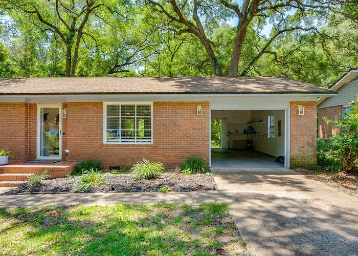 Walk To Munson: Tree-filled Gem! Tallahassee